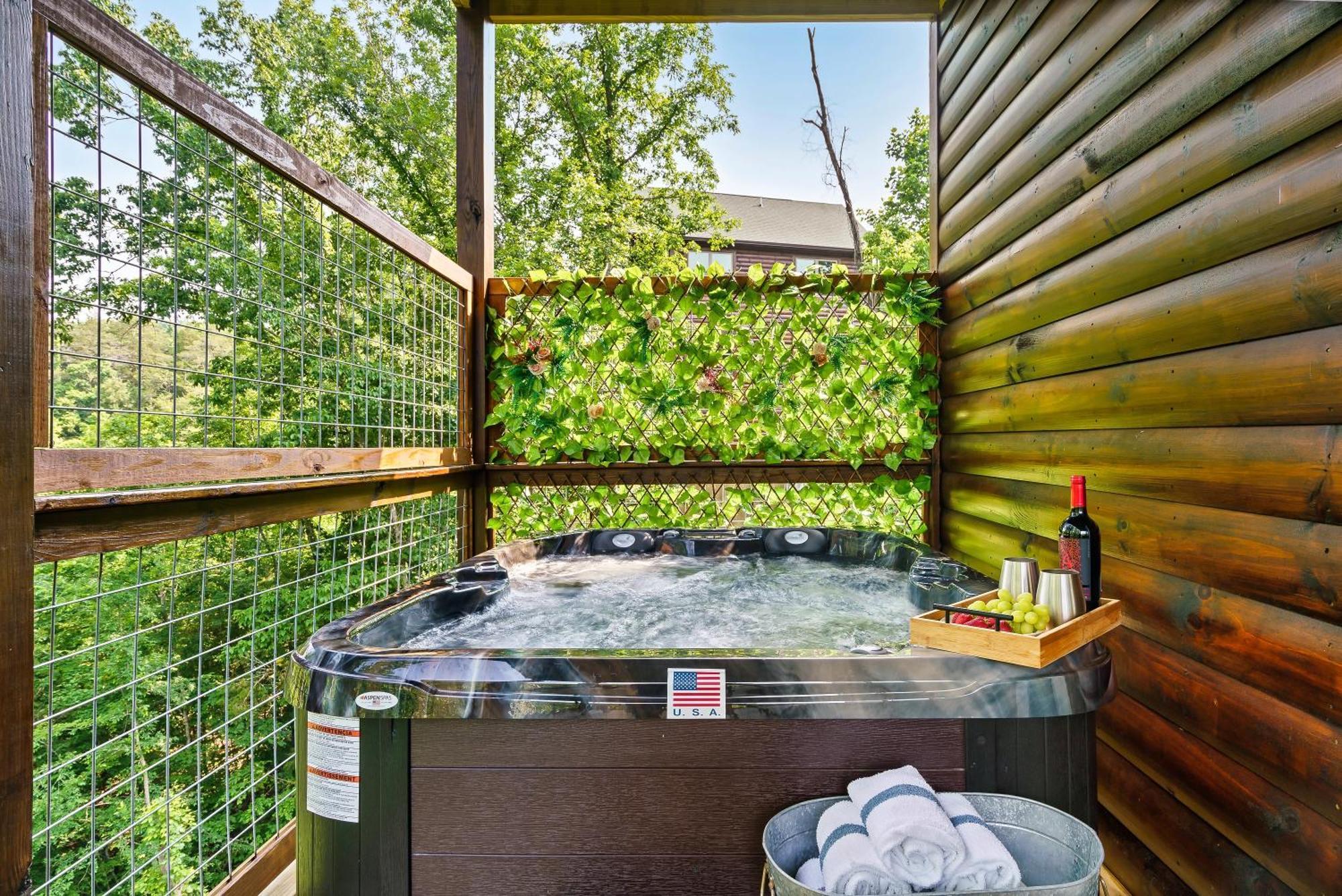 Spring Sale! Indoor Pool, Pet Stays Free, Movie, Hottub Sevierville Eksteriør bilde